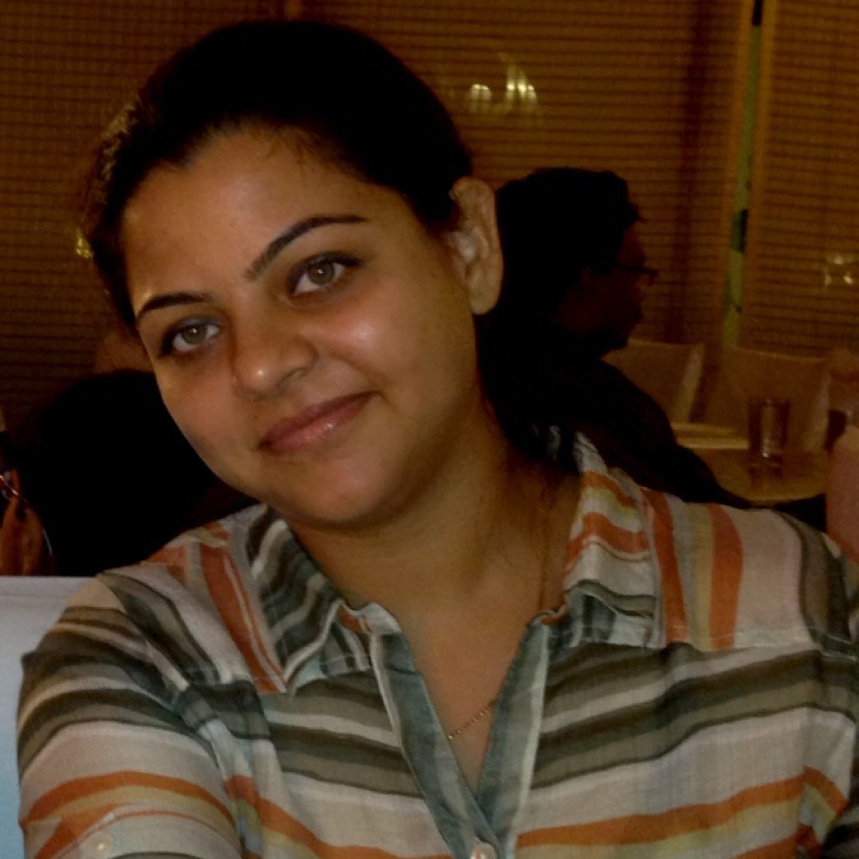 nthin much a simple girl who lyks simple n on the face people n hate fakeness