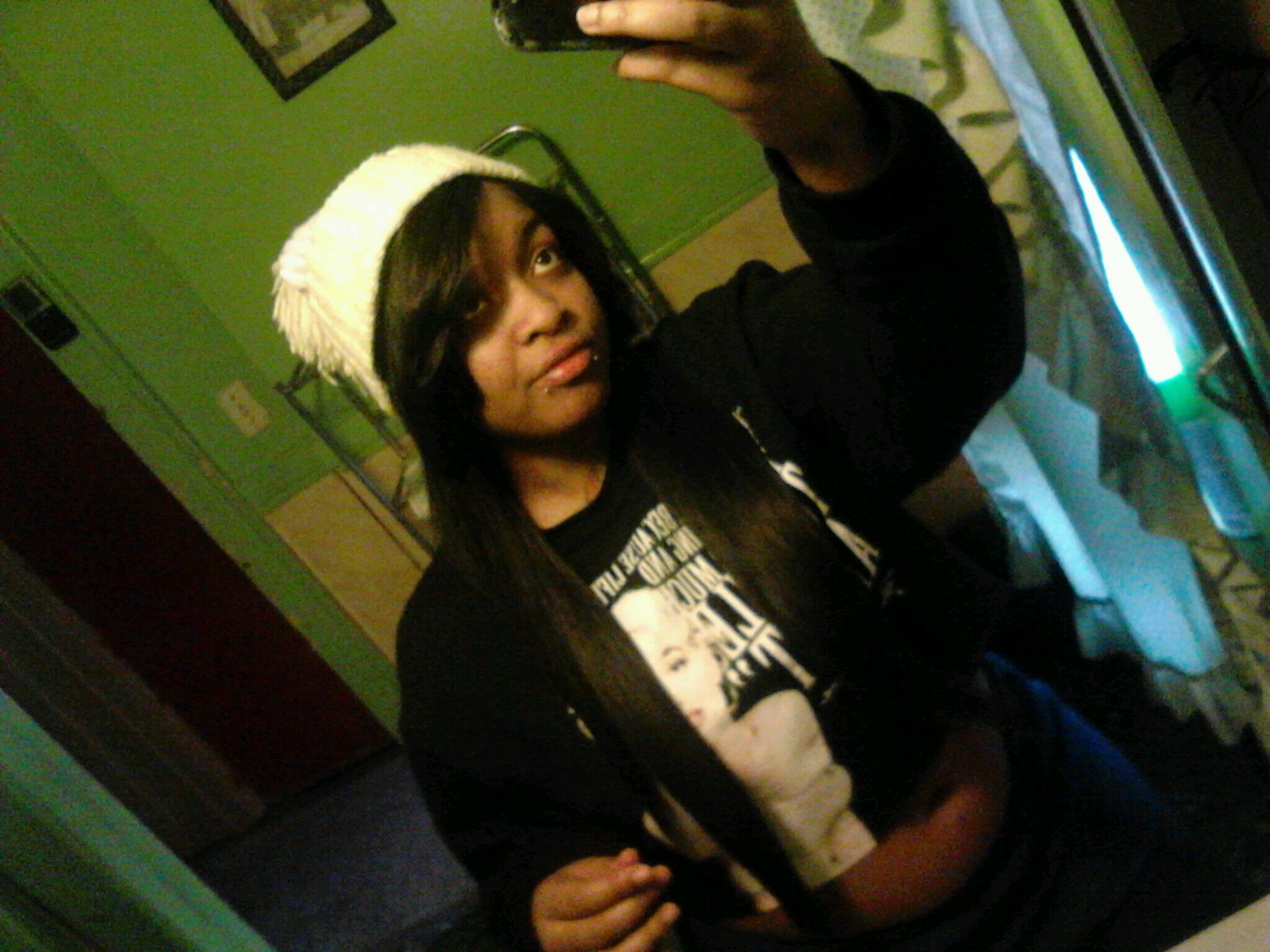 LeeLeeantonia18's profile picture. I'ont fwu Lame Poop Ass Niggaz Nore Thots So Gett RNS...Btw Everyday Is My Glo Day...Lul Bitchhh