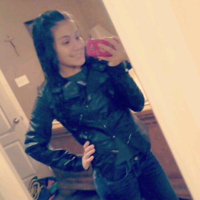 Hii im victoria and I wanna become popular like all other people and I'm Like A Belieber Big Fan Of Justin Bieber And Can You Guys Follow Me Please .