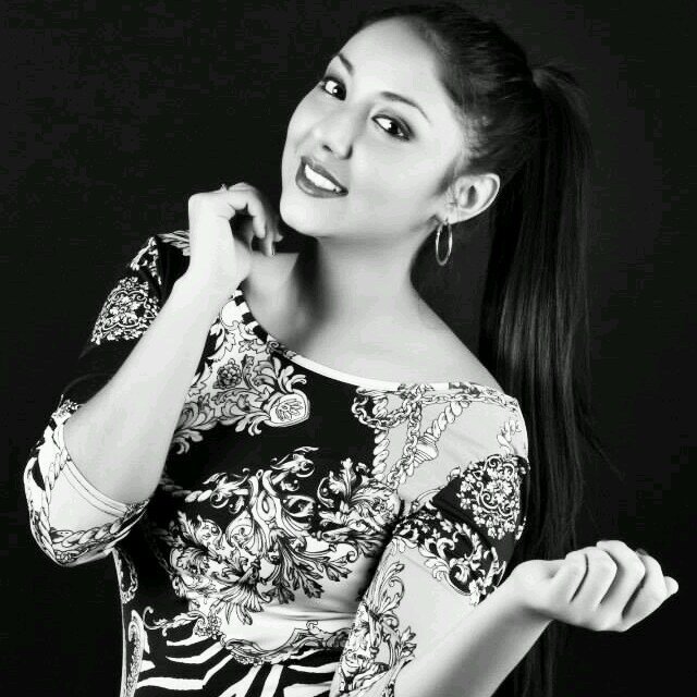 MildredRomero's profile picture. Juzgo acciones, no intenciones. Me falta una verdad y me sobran cien excusas.