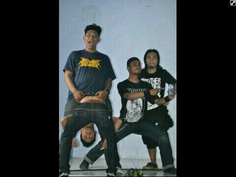 Ayung (voc) | @hendra_suhe (snare) | Emul (strings) | @iusss_ (low ends)