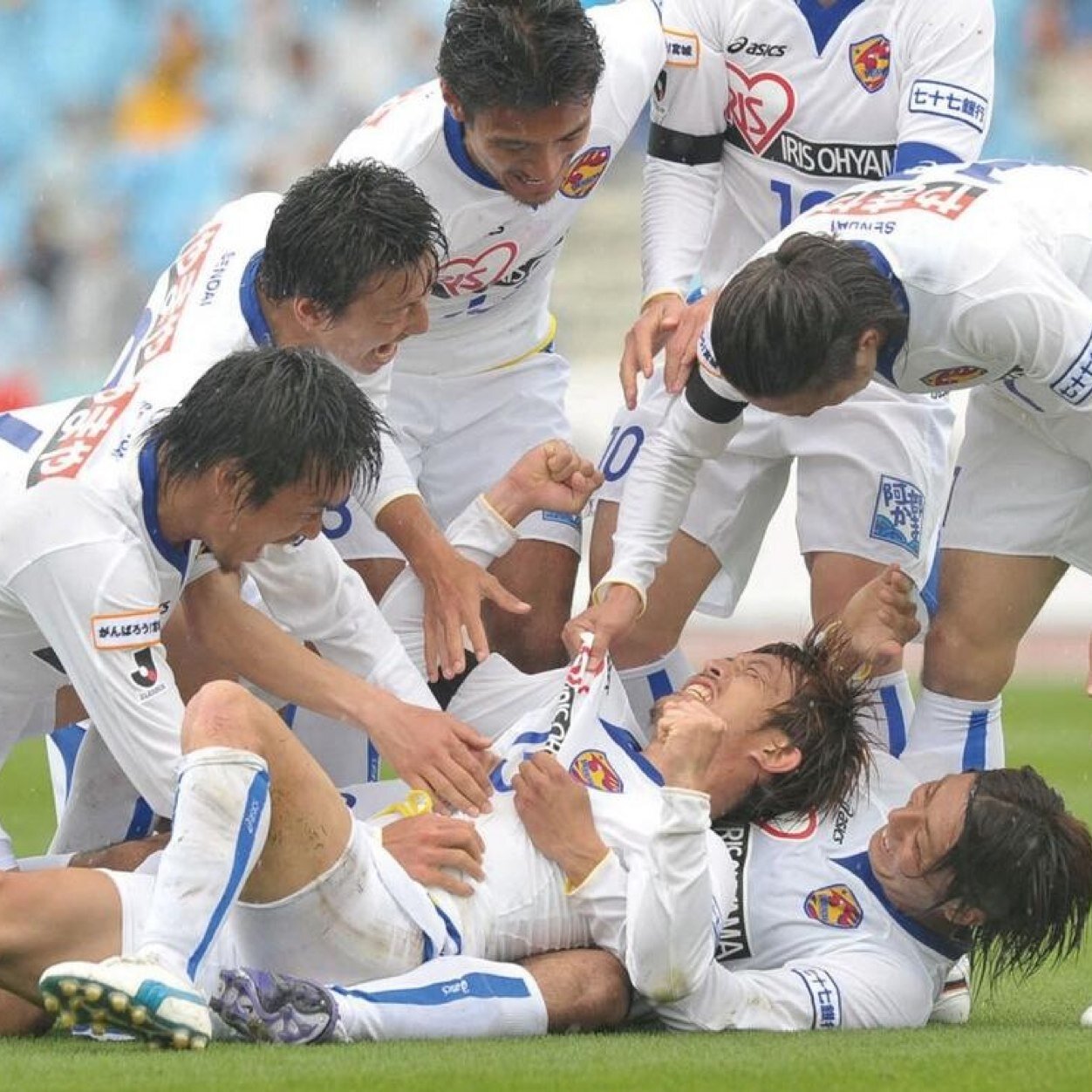 AURA1216's profile picture. サッカーネタばかりつぶやいてます。
ベガルタ仙台/リヴァプールの大ファン。