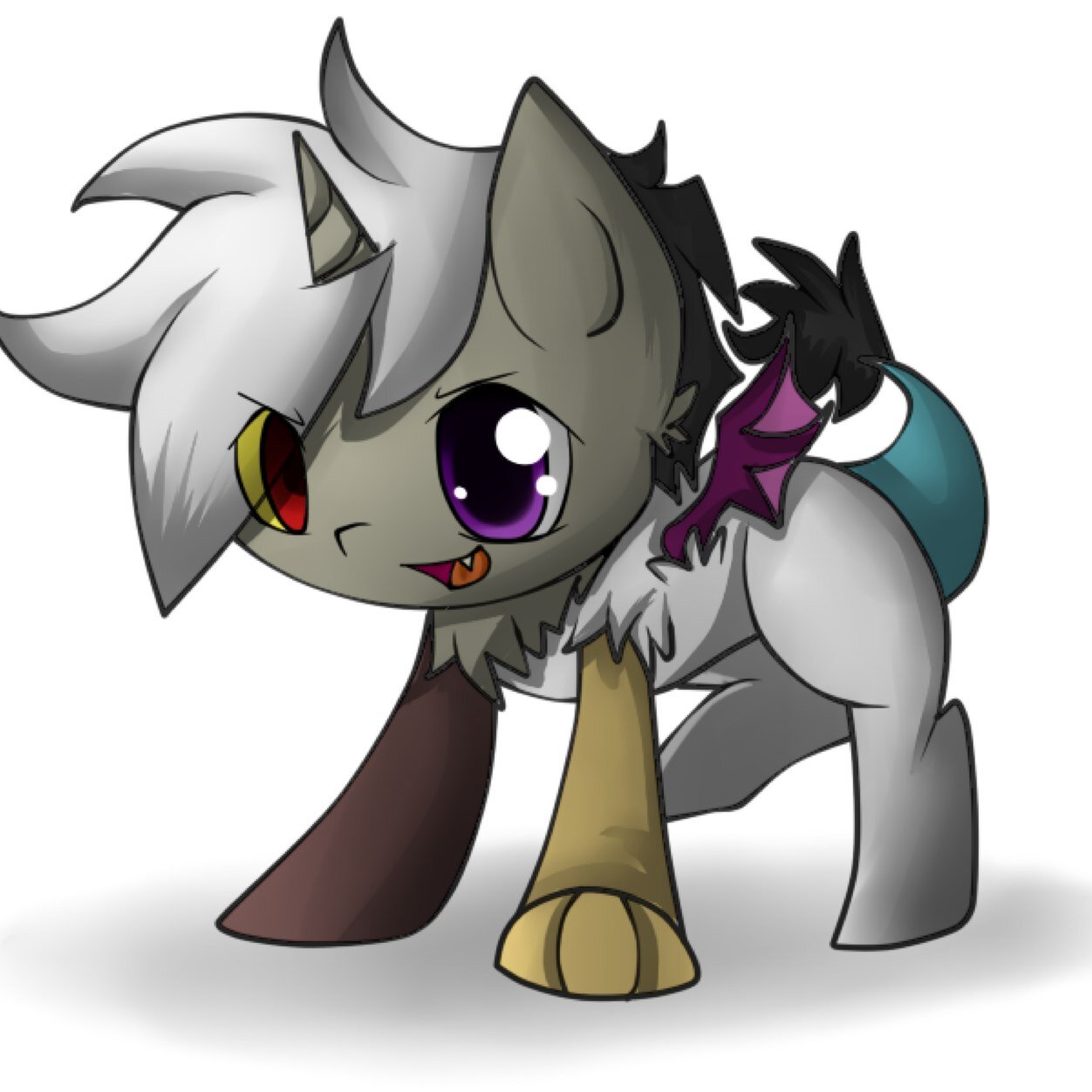 (Still a filly) I am Princess Discordia! Daughter of @mlp_ChaosKing. Have been raised by @mlp_Celestia.