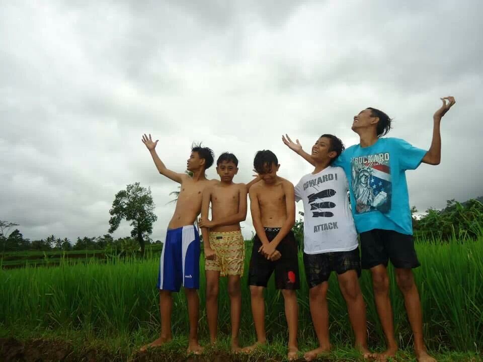 Nia Alfiyah♡  (˘⌣˘)ε˘`)