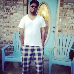 wuz good dis c-jeezy da boss a real cool nigga to chill wit love to party,chillin,havein fun if yall real cum fuck wit me