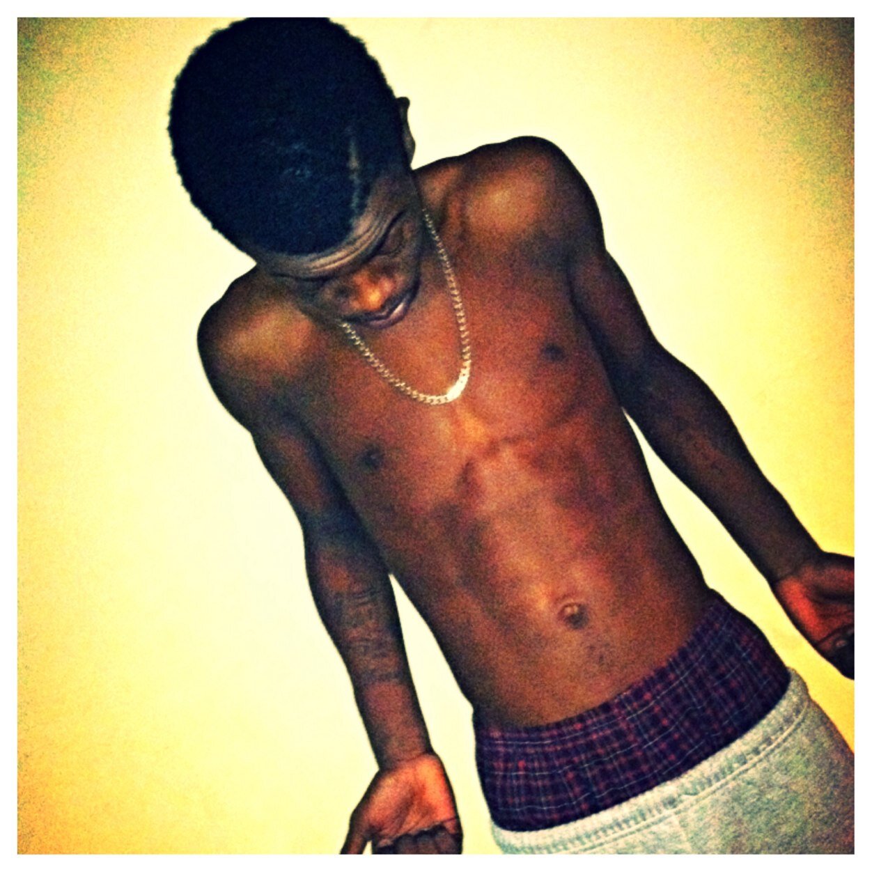 17 year old Recording Artist #GHE For Booking Or Features Email : theblackbackboyhardy@gmail.com or Call : (229)-379-7597 instagram :Theblackboyhardy