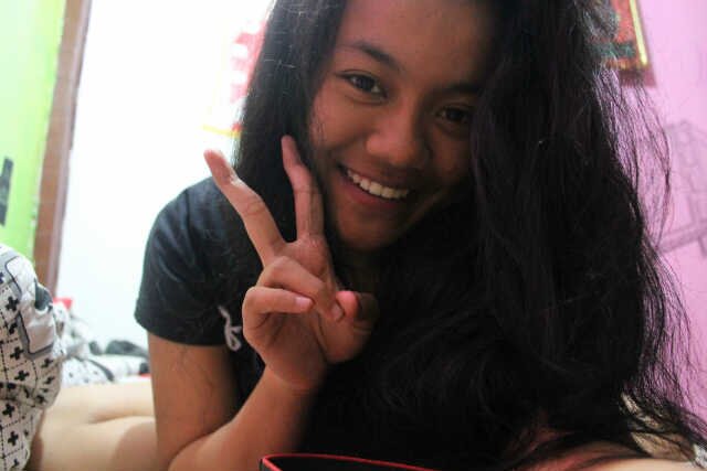 FatmaAdha17April1997 Keep smile and give the people a lot, because a smile is a positive energy