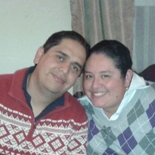 estoy felizmente enamorado y no pido mada mas que vida salud y ser feliz y hacer feliz a mi gran gran amor