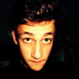 Mr1_Edu's profile picture. Nasci para satisfazer a grande necessidade que eu tinha de mim mesmo.