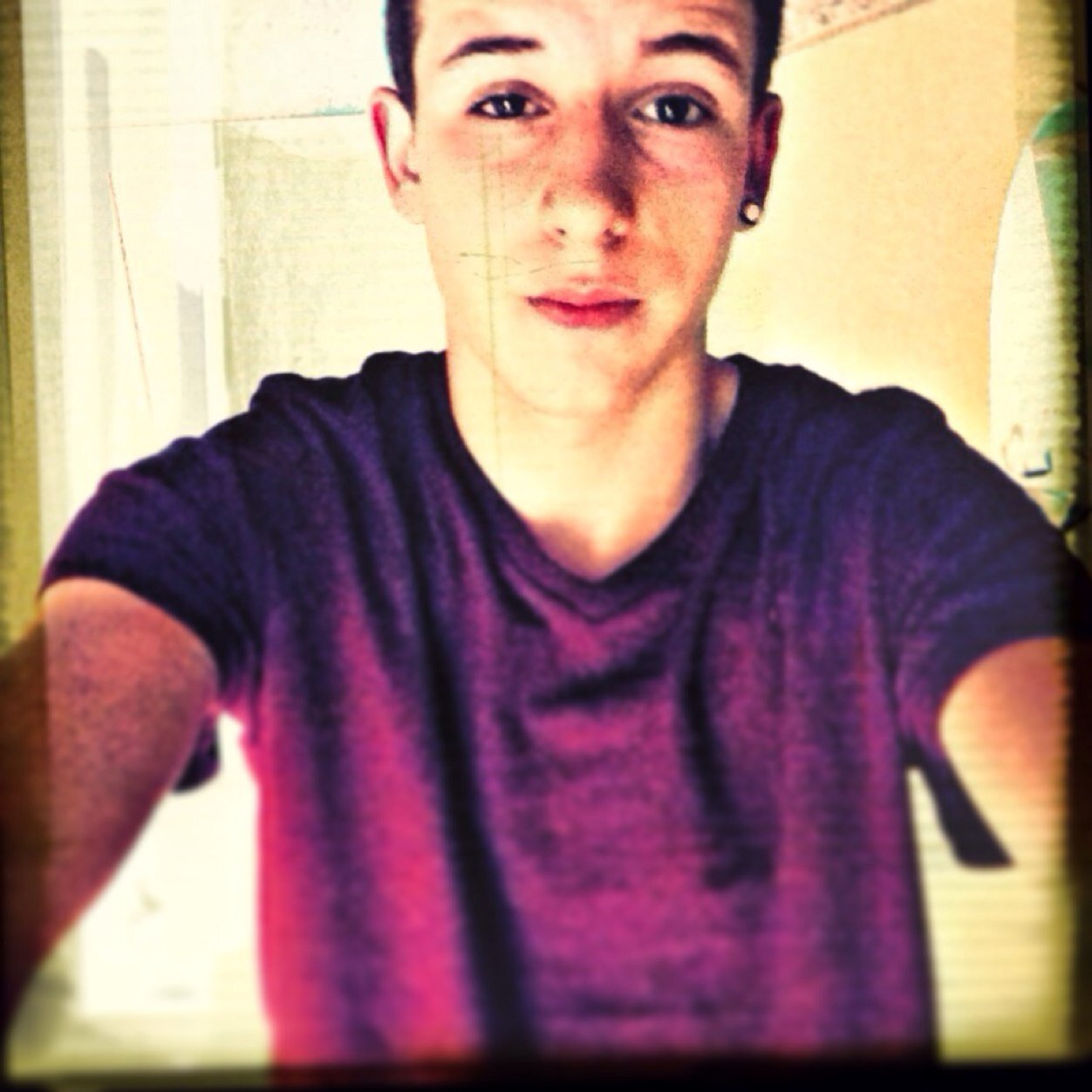 flolfifoudu74's profile picture. Comme faire une biographie avec aussis peut de place ? C est tout simple on ne peut pas alor folow et je t explique ;)