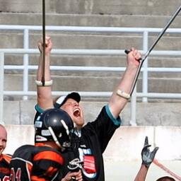 Kotkan muotoisen sydämmen omistava Eagles-fani joka rakastaa vedonlyöntiä. Seurannassa Eaglesin lisäksi NFL, Arsenal, Penguins ja Suomijefu.