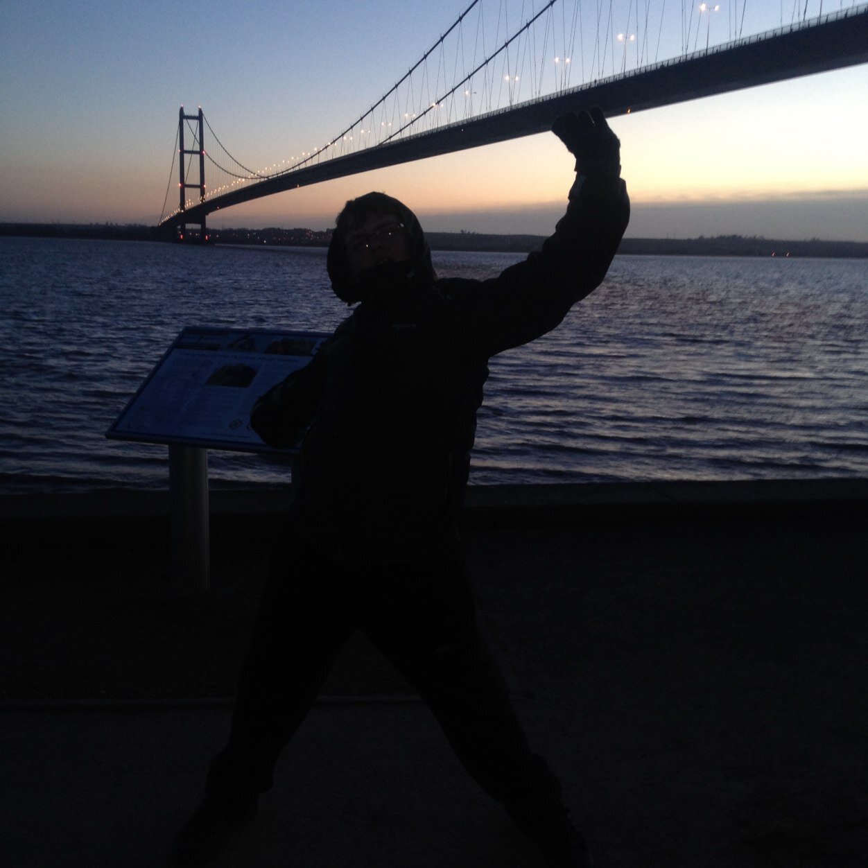 Adzzz_UK's profile picture. Unfeasibly tall