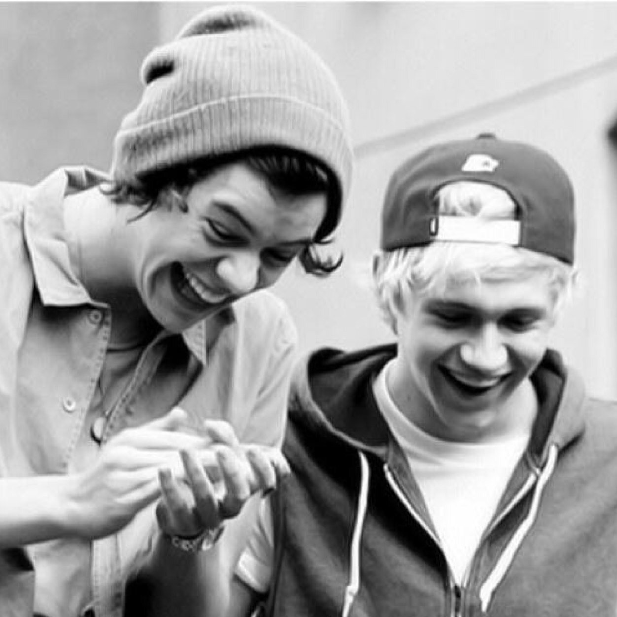 hey beautifulll, follow @mainstreamike and ask for a follow back ily STAY GORGEOUS