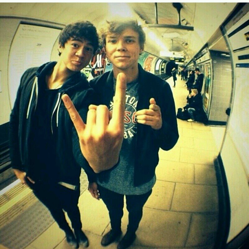 this is a 5sos and one direction fan page.  just started.  follow me on ig : @directionerspot :D :)