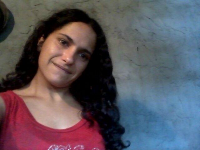 Comunicar no suele ser mi punto fuerte, así que cuando exteriorizo mis sentimientos, es sincero. No soy hipócrita, cuando una persona no me interesa la ignoro.