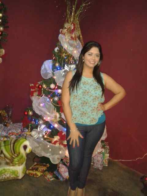 Sencilla, tranquila, rumbera, alegre, muy familiar.. Docente con vocaciòn, comprometida y apasionada a mi trabajo♥☺