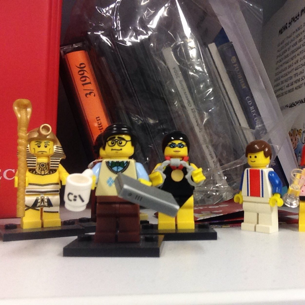 Das Twitterprofil der Klemmbausteinlyrik: Review,Interviews,News für Lego-Fans. Verantwortlich: Henry Krasemann, Wrangelstr. 36, 24105 Kiel, 0179-5311897