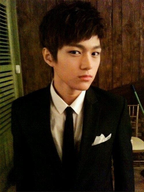 huohuo'-' single kece bukan jones.presentase:20%yadong,80% cowok baik baik:v
