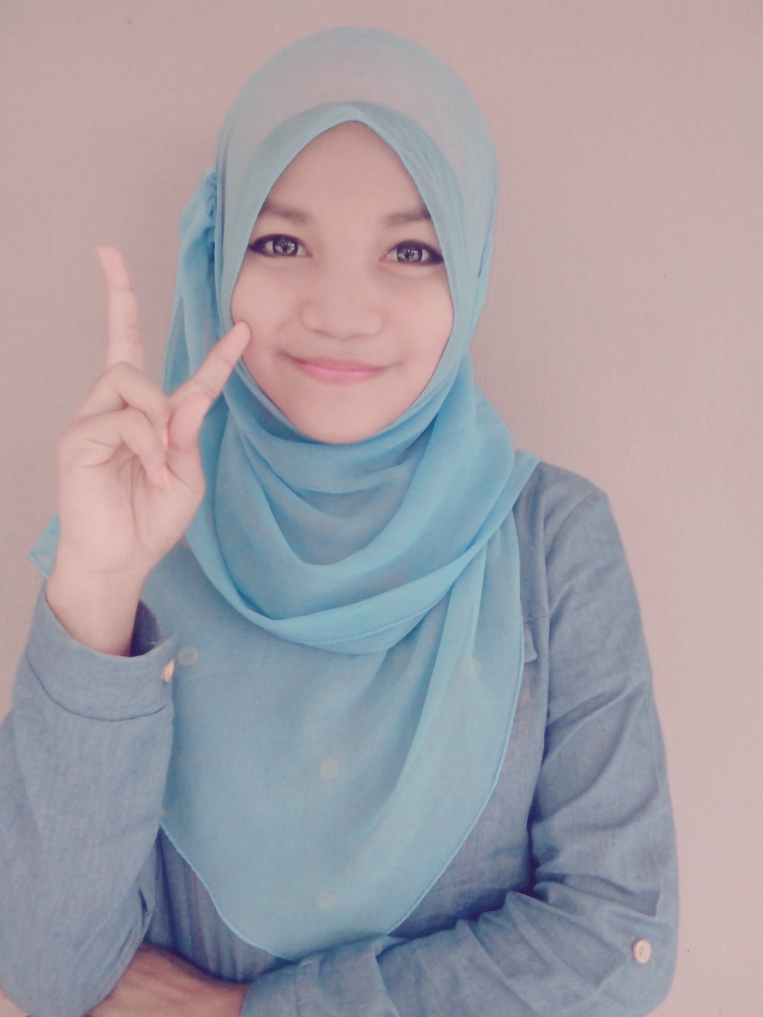 NazatulZura's profile picture. Nazatul Zura  15 years old  Johor ♥ Wechat : Nazatul_Zura IG : NazatulZura  http://t.co/FS5k0wrf2b