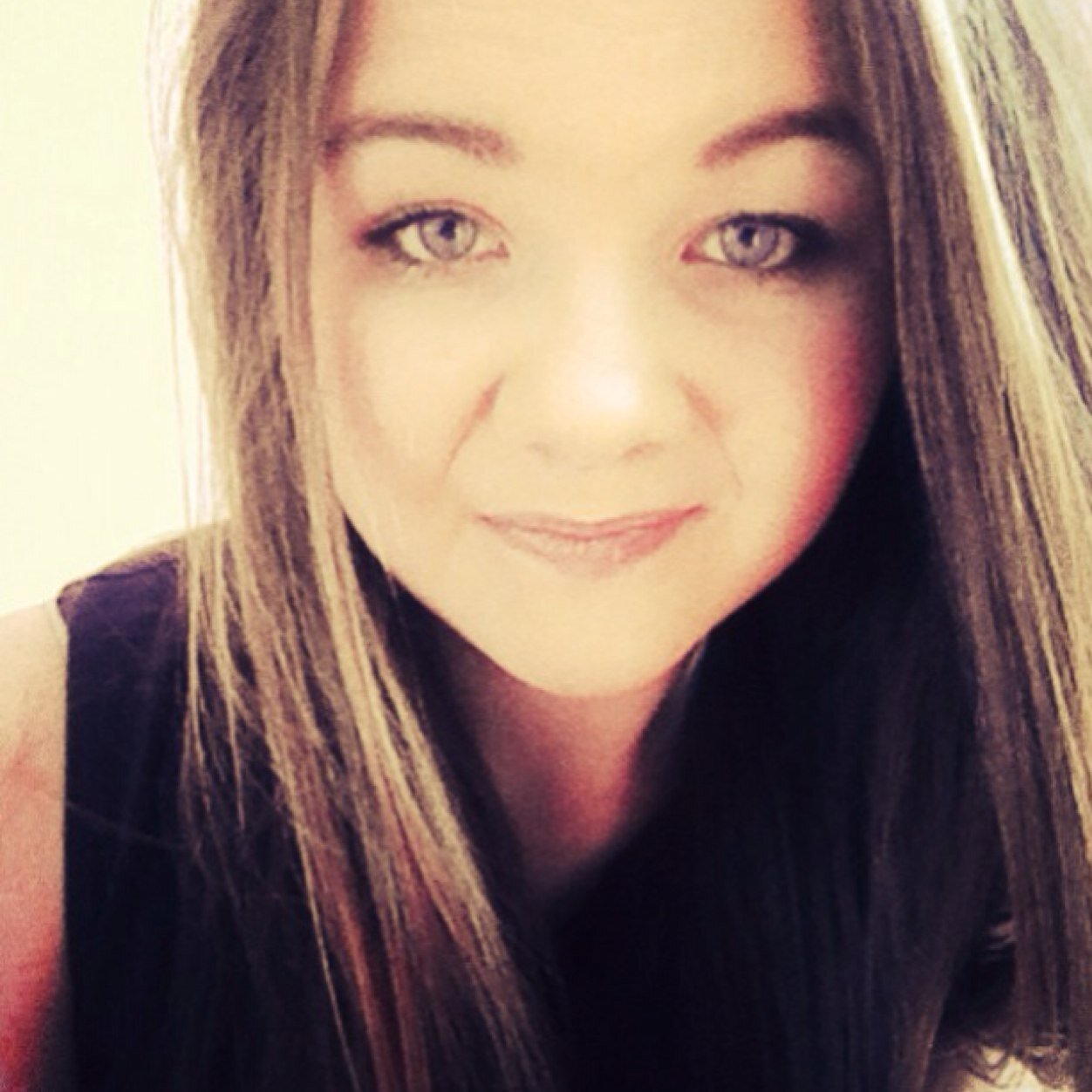 16 year old Blogger! Love fashion, nails, hair and beauty and youtube.