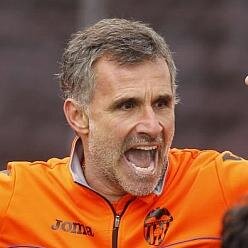 EL LOCO Preparador físico del Valencia. Se funciona como un joyero o no se funciona. FAKE