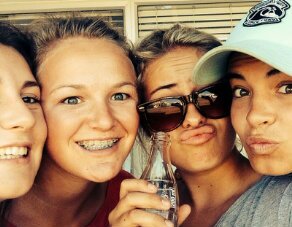 linmariv10's profile picture. 