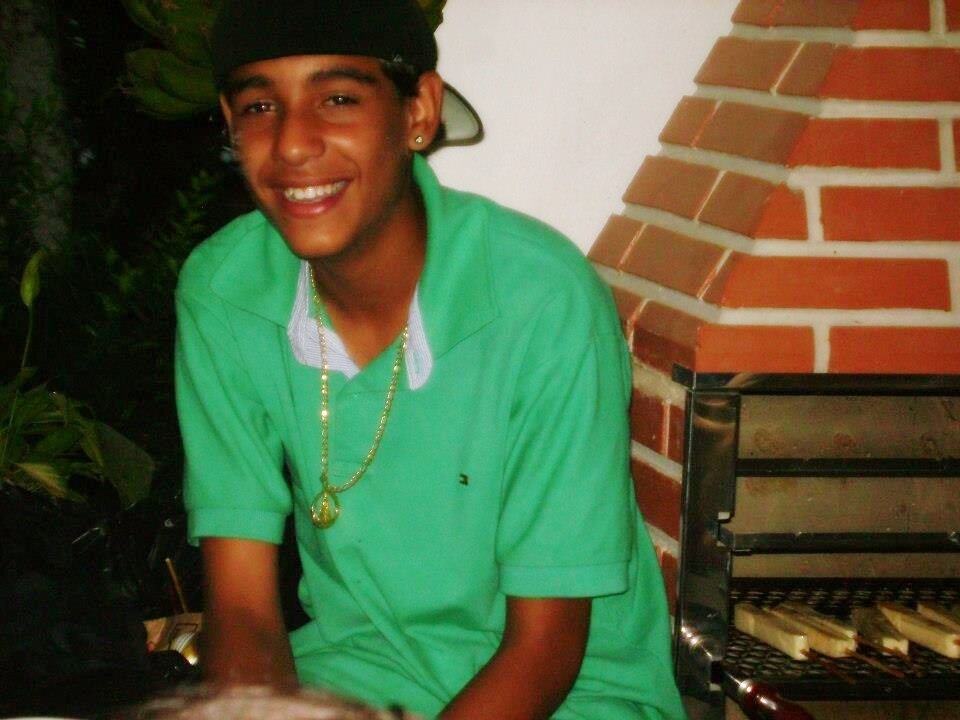 Cantor e Compositor  Atualmente com a Musica #VemColaComNois . TELEFONE DE CONTATO :96123-2916::4203-3385