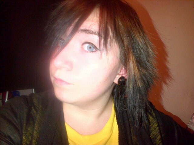 Ptioufouf's profile picture. Manager en Univers Marchand, dans le prêt-a-porter et accessoires de la personne. Je suis juste bizarre