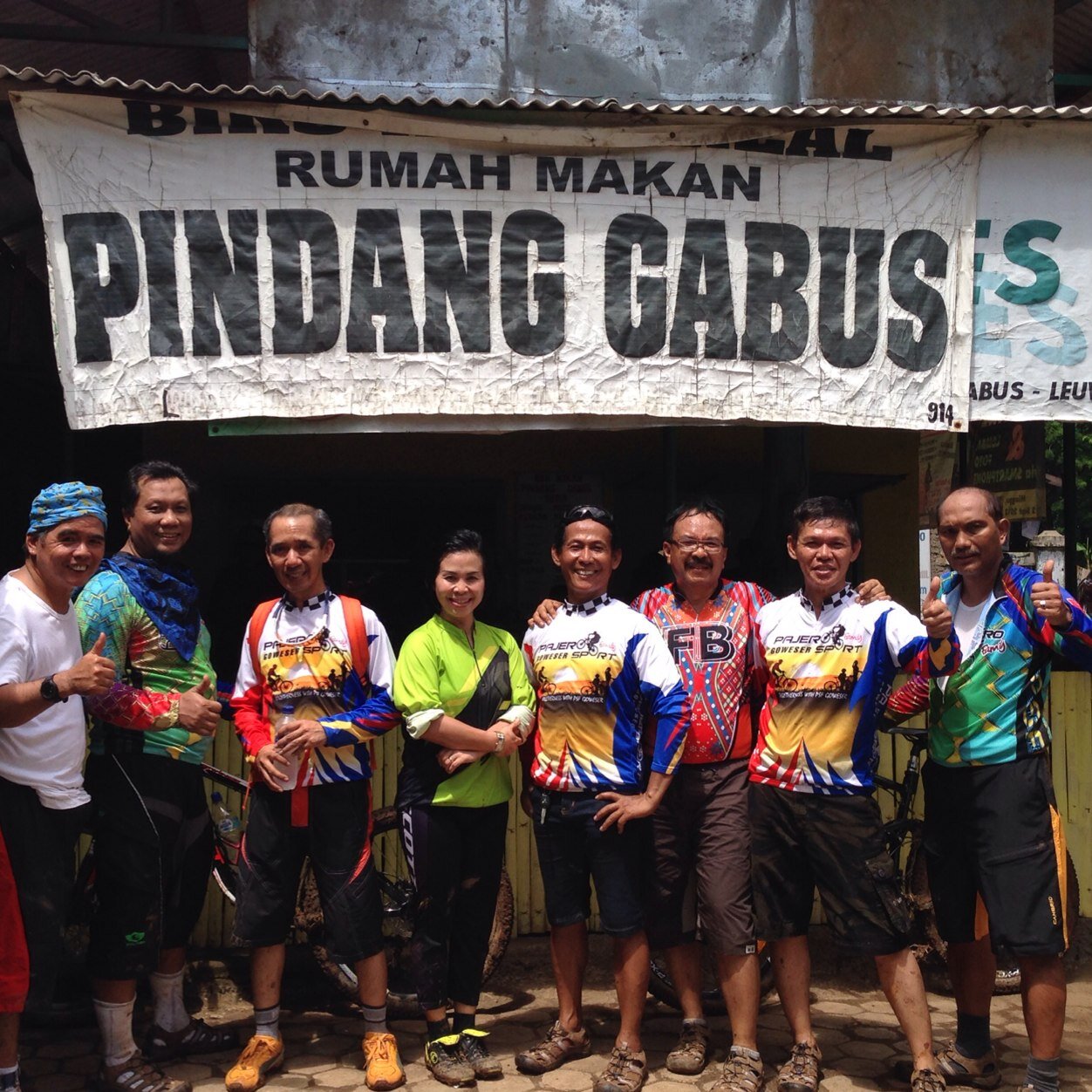 Member of Pajero Sport Family who Loves to Ride a Bike 

blog ; http://t.co/M3MSPobE6Q
 FB : PSFGoweser