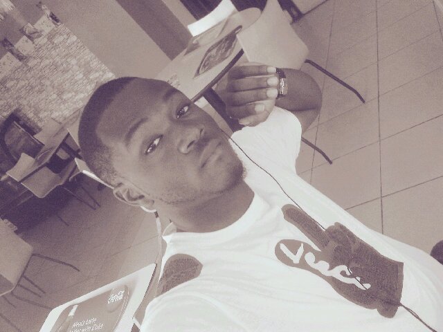 aybigbamzy's profile picture. The Blach Ice...selling ice to eskimos! IG: donbamzy.