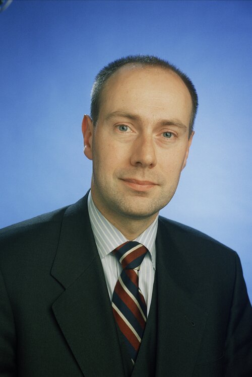 Lawyer and  Manager admitted to the bar in Hamburg (Germany) and New York (USA) - Expert in sports management and sports marketing - FoodChainInvestor