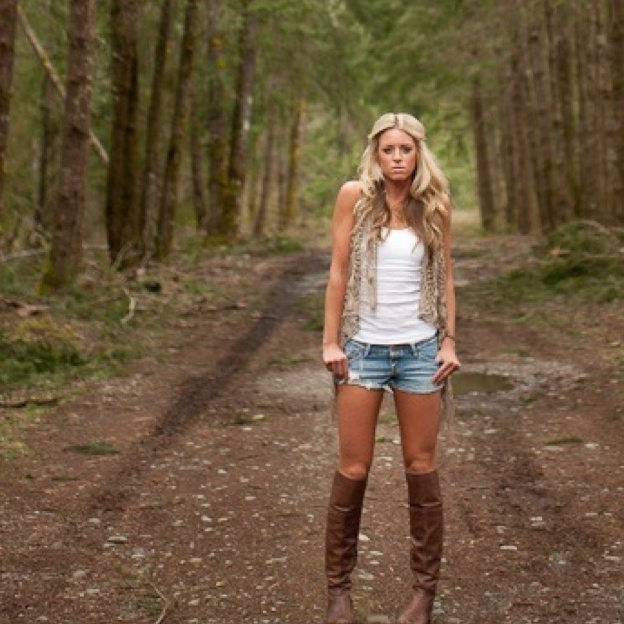 race_babe101's profile picture. just a southern girl • racing on dirt •|| taken now & forever ☻ ||• if it ain't country, it ain't for me