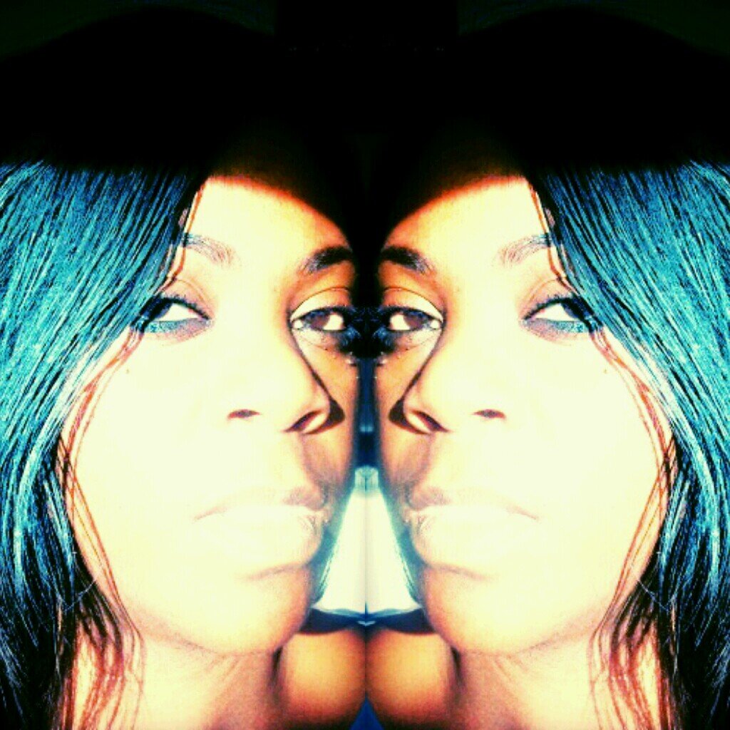 I'm a simple woman, Honest, Sincere, caring and loving, are the words of my friends, i'm always there for them,I'm very open person...........