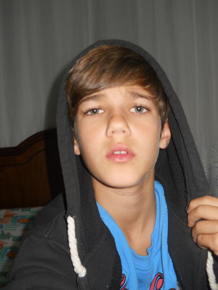 BOYSmiler BOYLiebers Kıskanan Varsa ßß
Facebook: https://t.co/o8e3YRxwH6
Ask.fm: http://t.co/DO0lhyoIbx
Sadece Takipp Ett Vede Arkadaş Ekle ;)