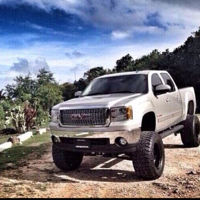 Posting pictures of nice trucks.