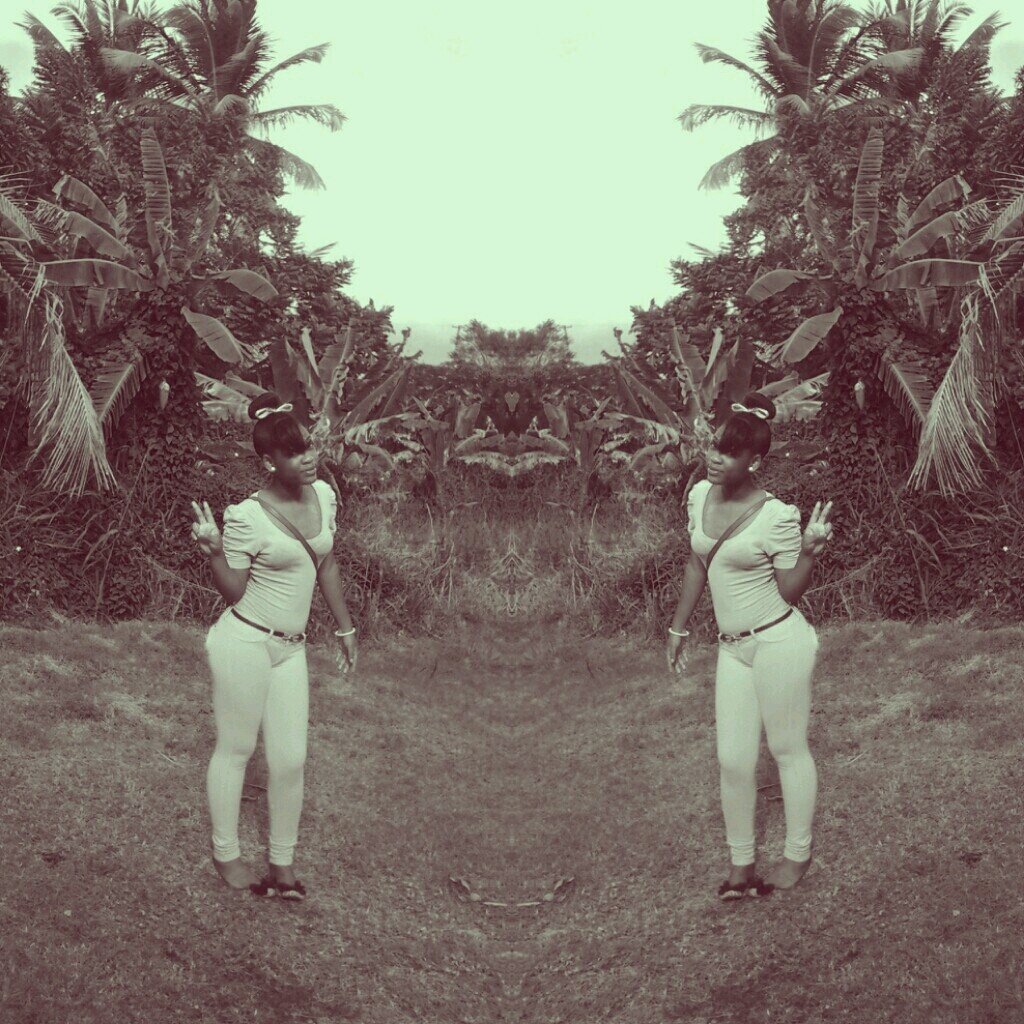 hating on this bitch for no reason whatsoever...amma always be me haterz... like it or not *spiolt chick*..got no worries like u do :))))