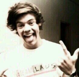 free follow so pls follow @pizzandharryy she follows back :)