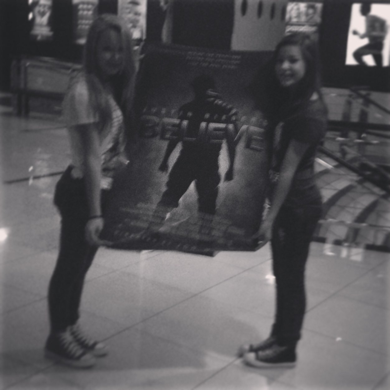 If your a belieber follow me please :)
Believe * i love you @justinbieber