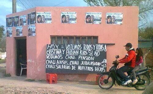 VictorMontz's profile picture. Solo soy un don nadie jugando a ser alguien.