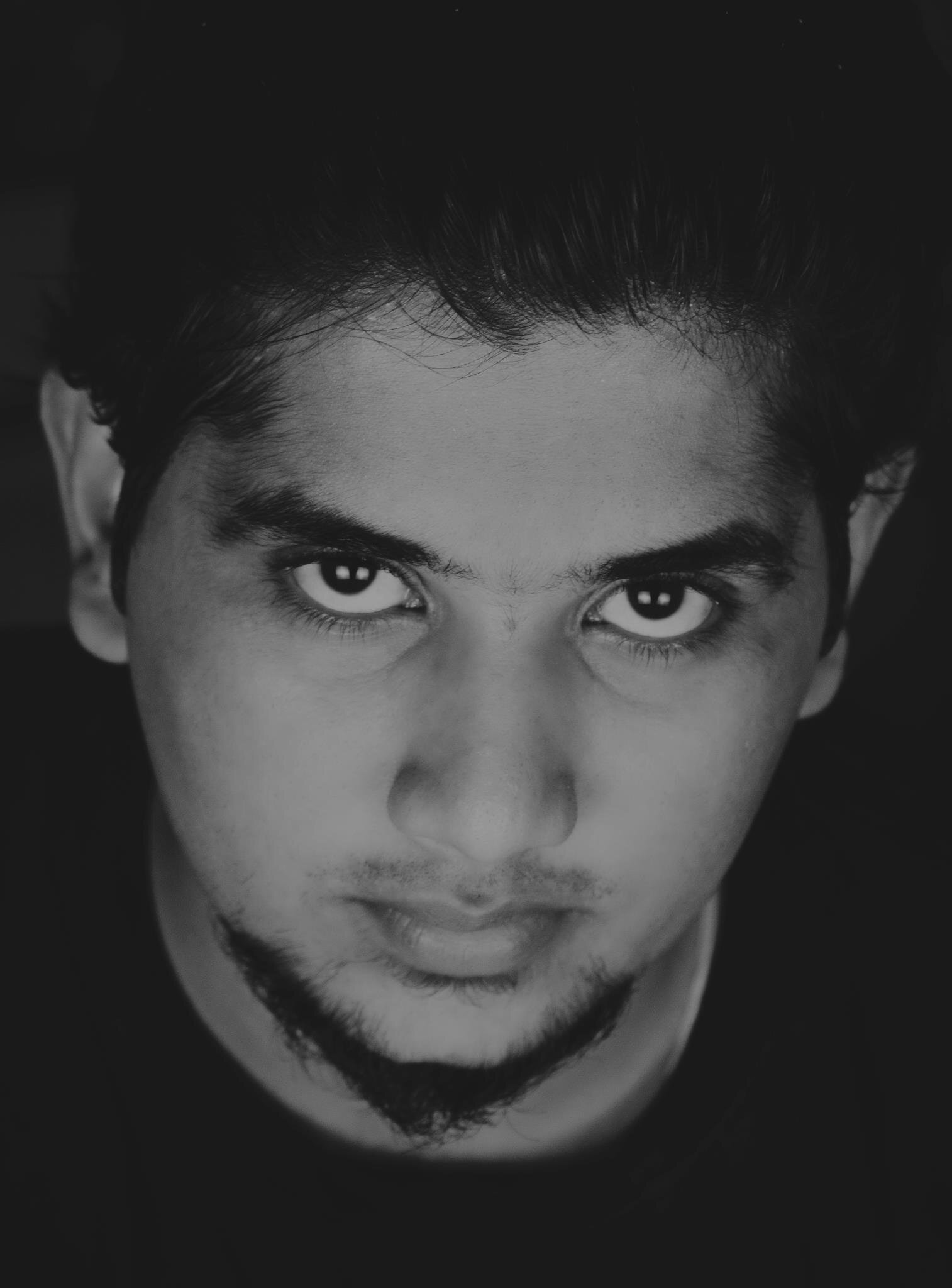 an unpredictable movie lover മലയാളി who clicks, writes, travels n yea eats n speaks.