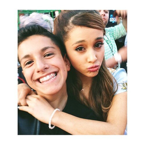 just another kid obsessed with youtube, tumblr, and twitter. & I want to move to la. & I like trap, dubstep and pop music. ✌
