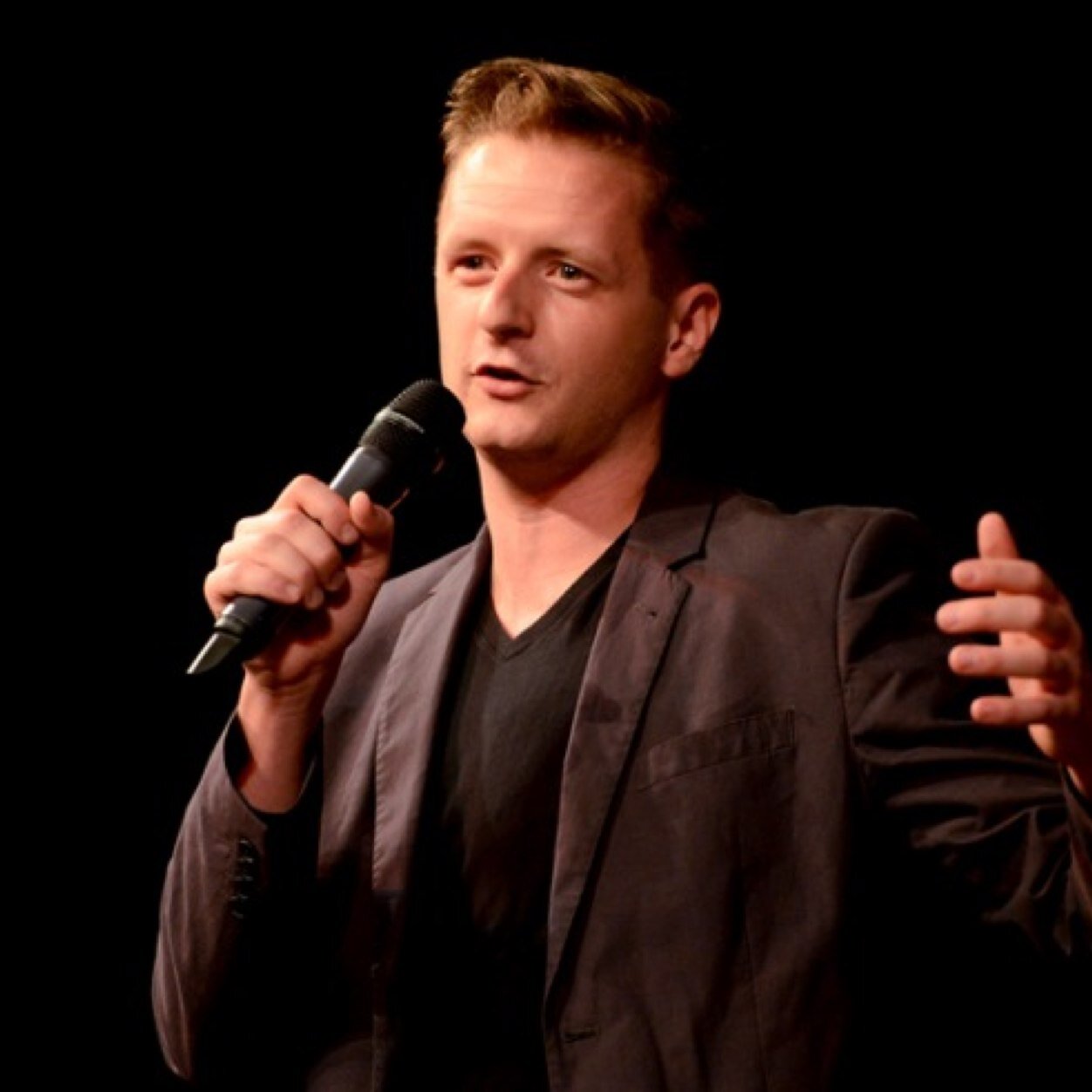 RoJWagner's profile picture. educator/artist