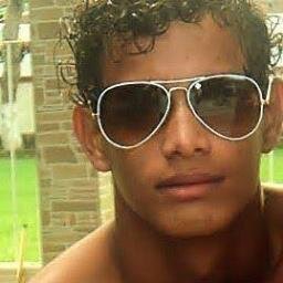 Ser #Feliz nem Sempre é Ter Uma Vida #Perfeita ..é Saber usar Todos os #erros pra Poder gerar os #acertos