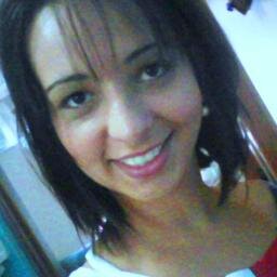 De menina me fiz mulher....mas a menina vive forte dentro d min....