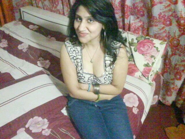 free minded girl... lives in delhi.. love to make new friends..