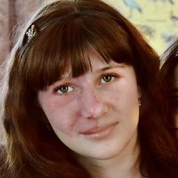 девушка должна быть девушкой только для одного парня, а для остальных, просто хорошим человеком.