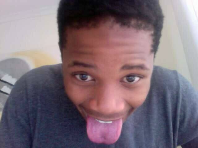 Poeloitholeng's profile picture. I live 4 today coz I can just die where I stand( I'm a young nigga who just trying to be the best in what he does rap and sing)