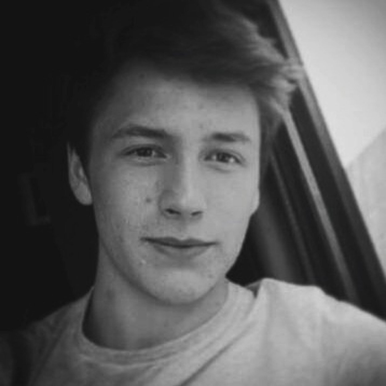 Premier compte dédié à Micky Parsons. Son album est en train d'être réalisé... follow @TheMickyParsons Rencontré plusieurs fois.