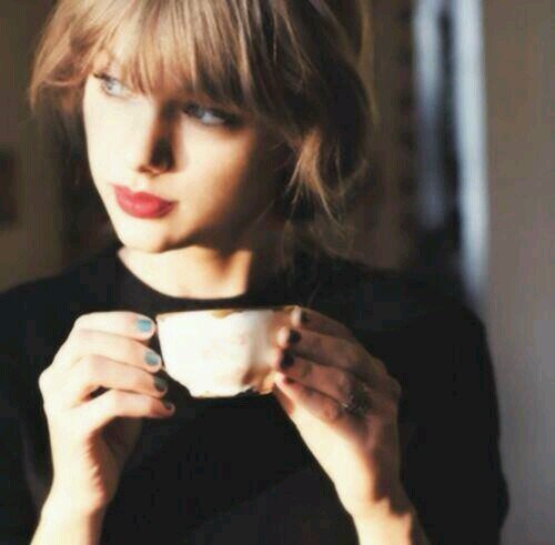 Bienvenida (o) al mundo Swiftie!
Aqui encontraras Información, Fotos, Noticias y más.