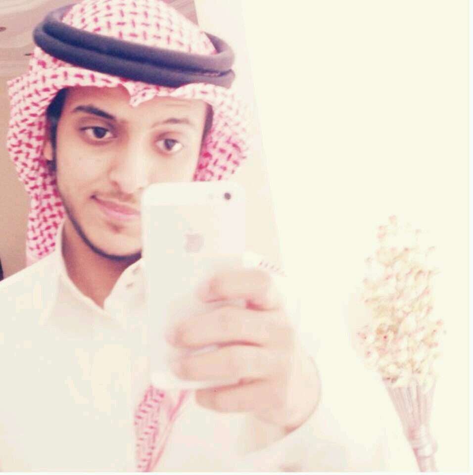 أنا كاتب هالكلام عشان يكون فيه بايو بس ولا أنا اصلاً مادري وش اكتب.